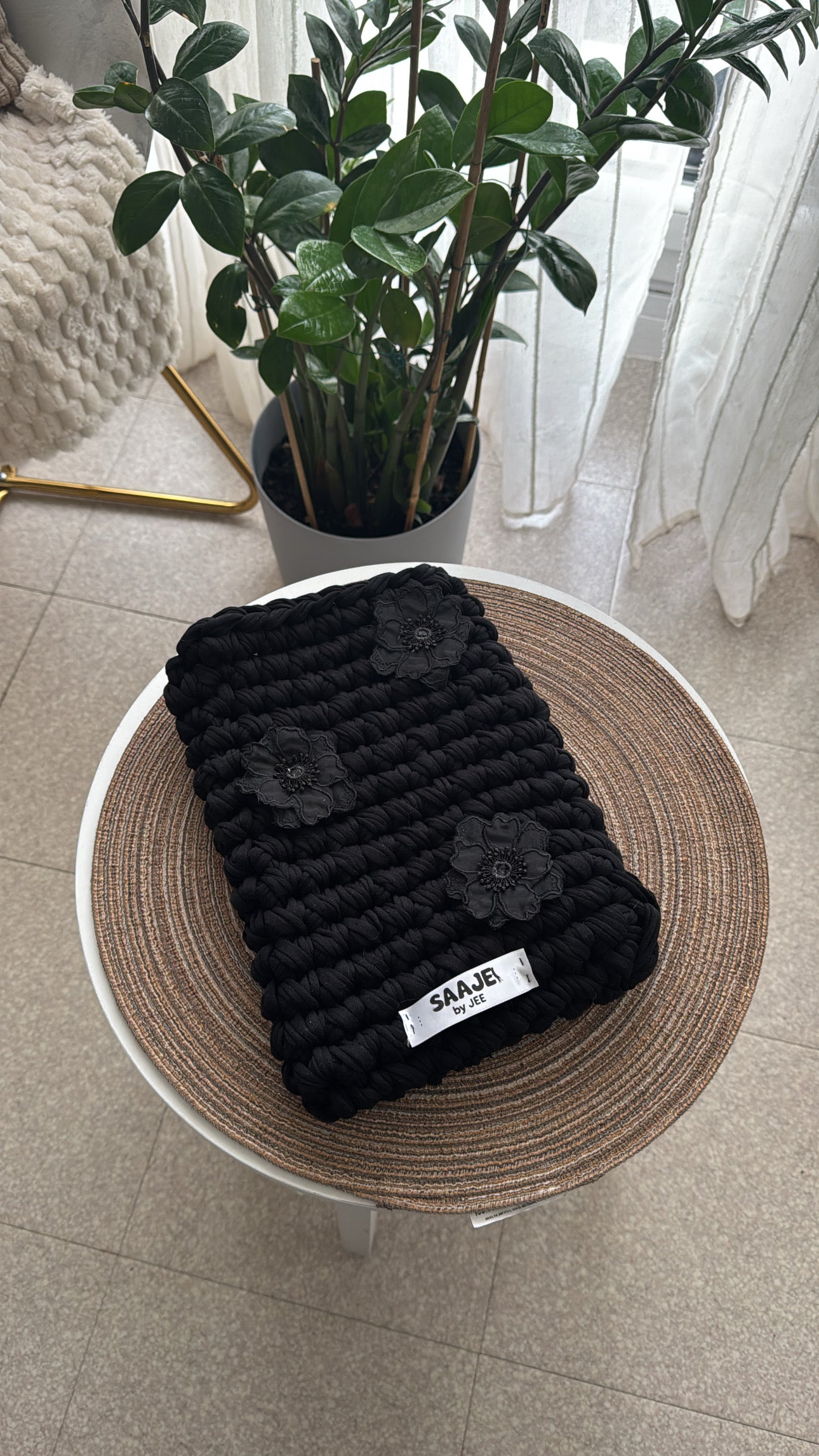 JEJE  (“IPAD”)
